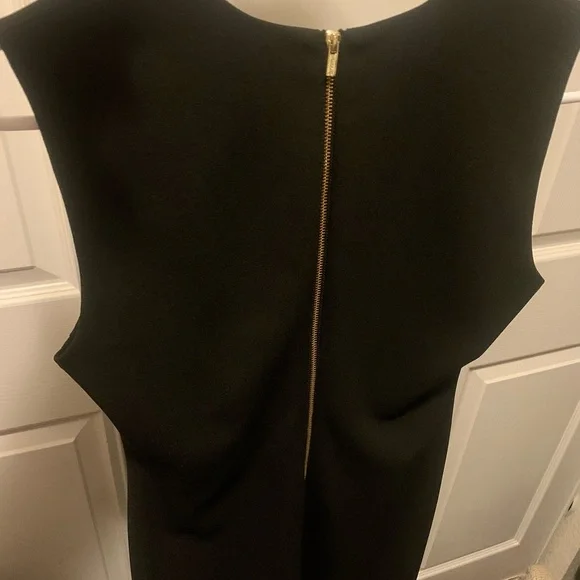 EUC CALVIN KLEIN V-Neck Gold O-Ring mini Black Dress - Picture 5 of 9